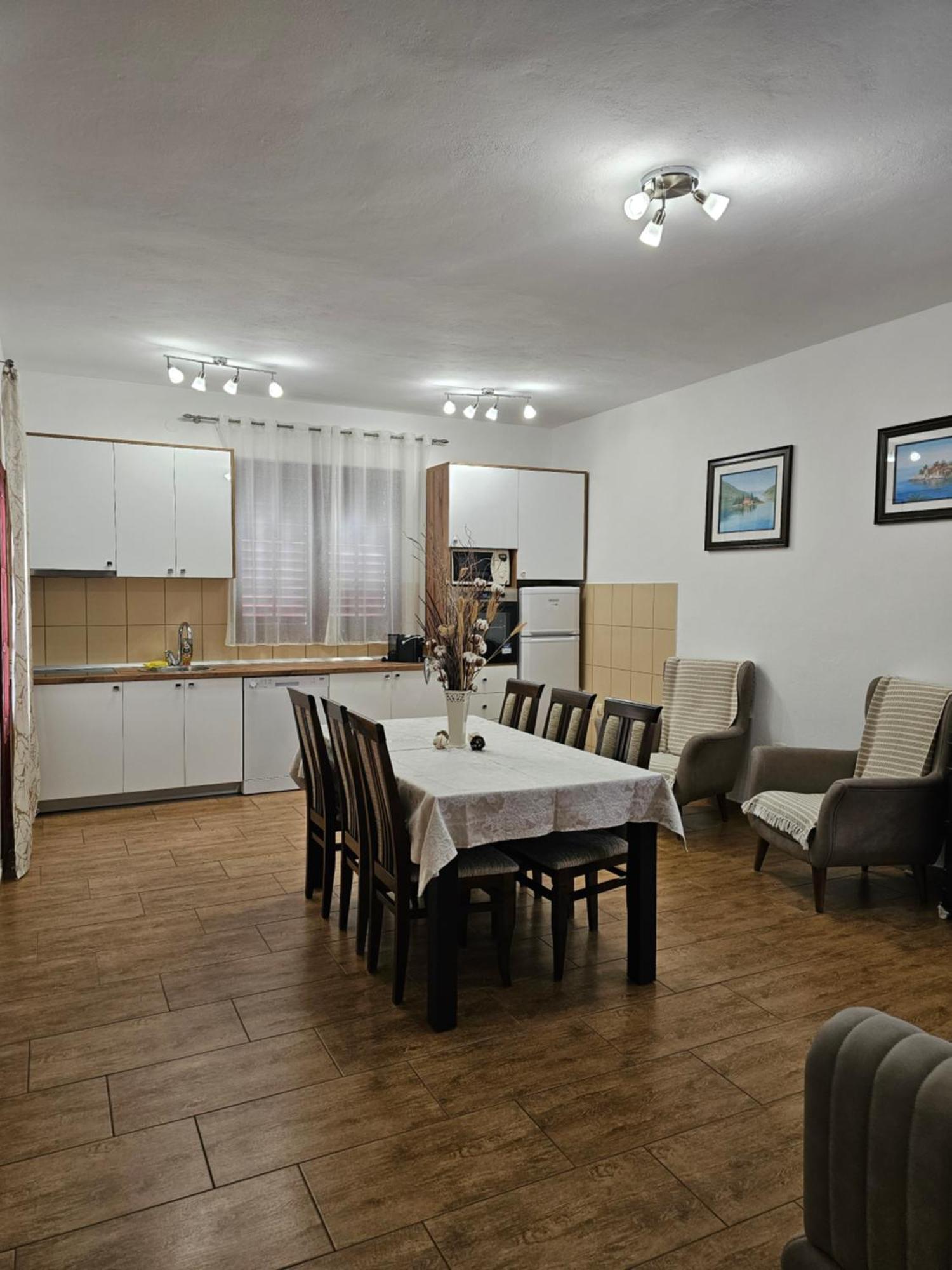 Apartments Nadja Kotor Luaran gambar