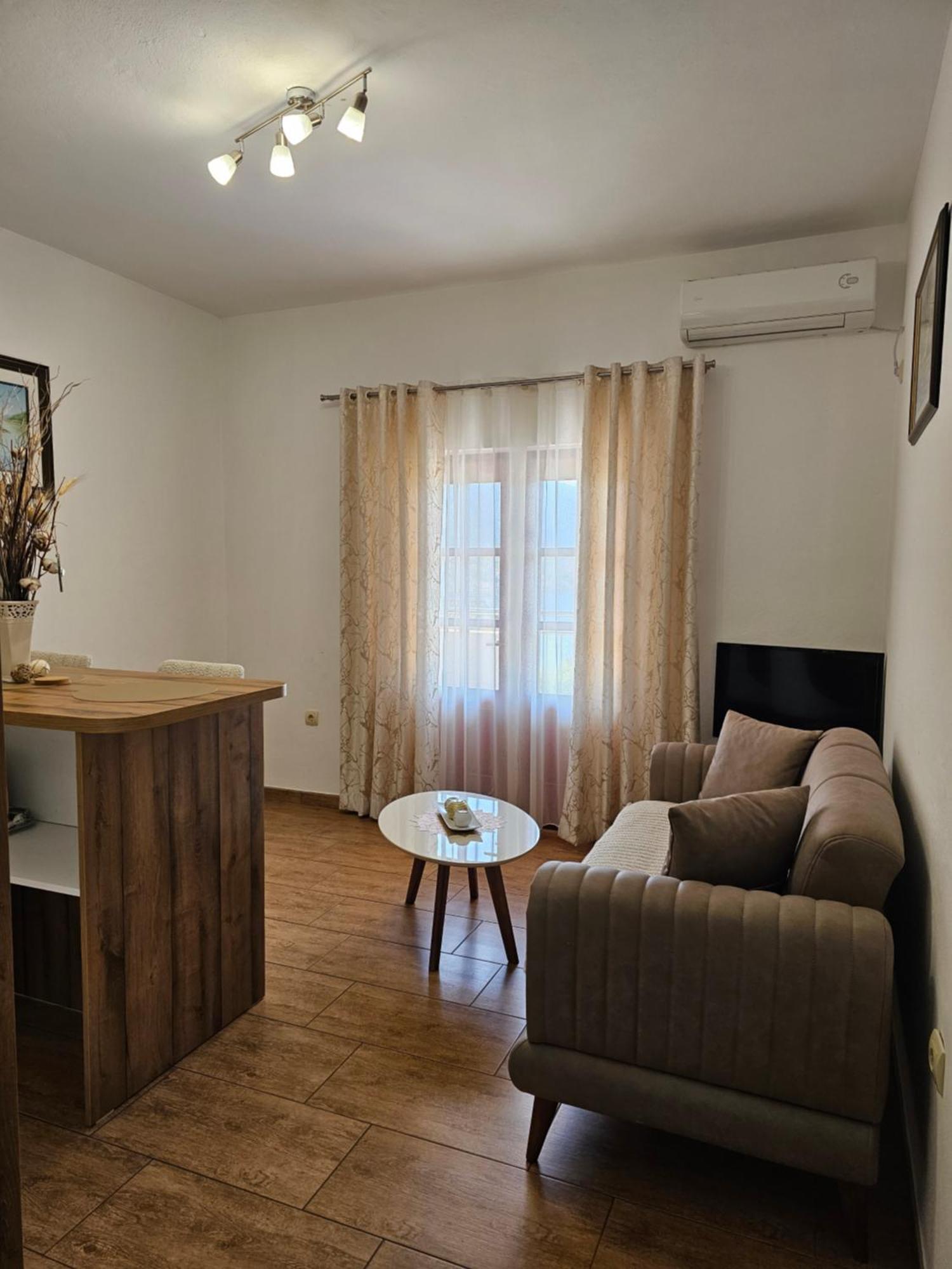 Apartments Nadja Kotor Luaran gambar