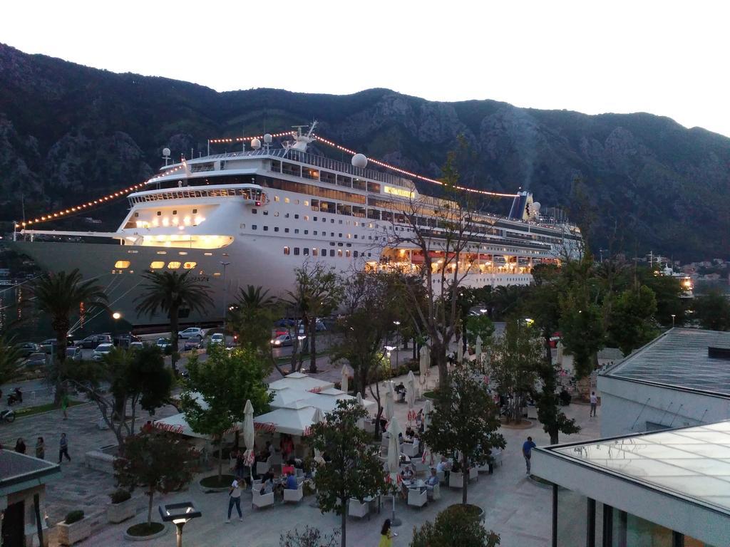 Apartments Nadja Kotor Luaran gambar