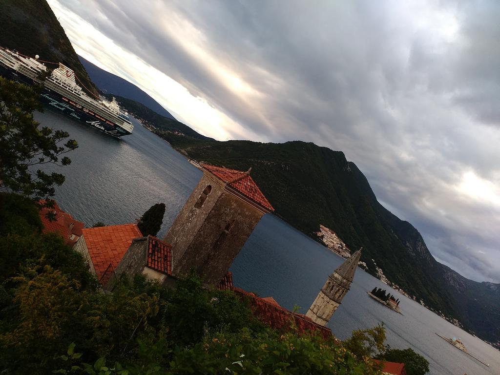 Apartments Nadja Kotor Luaran gambar