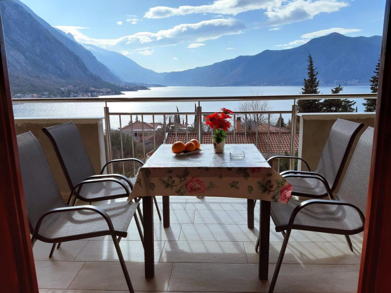 Apartments Nadja Kotor Luaran gambar